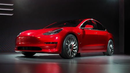  Tesla Model 3    