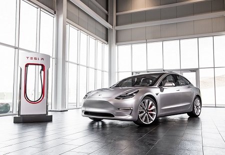 Tesla закроет все автосалоны и разрешит возвращать машины