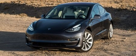 Электрокары от Tesla  с пробегом хранят информацию о своих владельцах