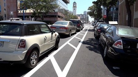 В США велосипедные дорожки «заблокировали» автомобили
