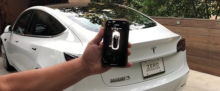 Tesla показала обновленный автопилот для парковки (ВИДЕО)