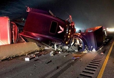 Сладкая авария: грузовик с «Нутеллой» попал в ДТП