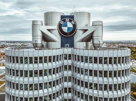 BMW сокращает сотрудников