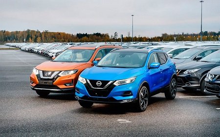 В России начались продажи Nissan с автопилотом