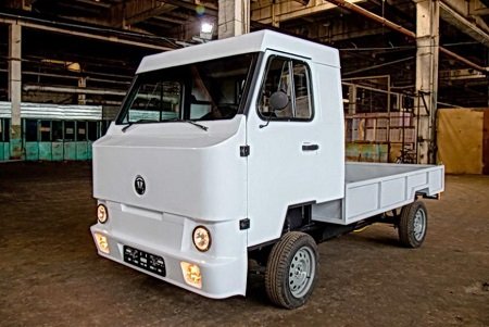 В Киргизии выпустили первый электрический грузовик