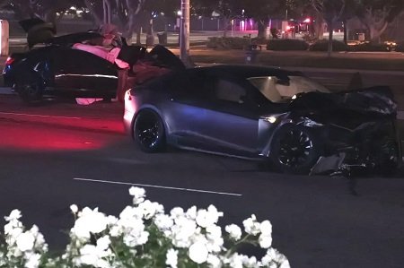 Автовладельца Tesla обвинили в убийстве после смертельного ДТП