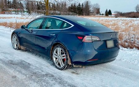 Tesla объявила отзыв из-за неисправного автопилота