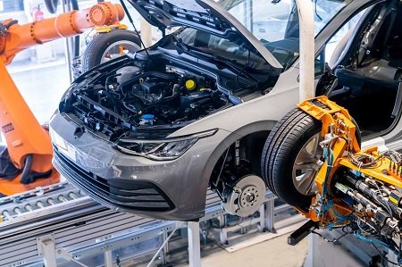 VW останавливает производство электромобилей в Германии