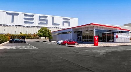 Tesla начала брать деньги за навигатор