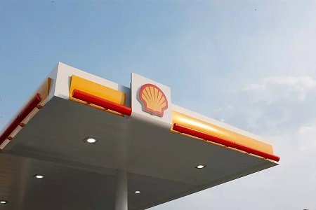 Shell продает сеть заправок в России